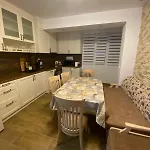 яни хоум Apartman