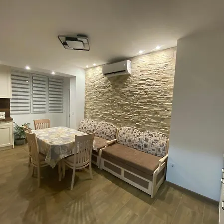 яни хоум Διαμέρισμα Γκάμπροβο